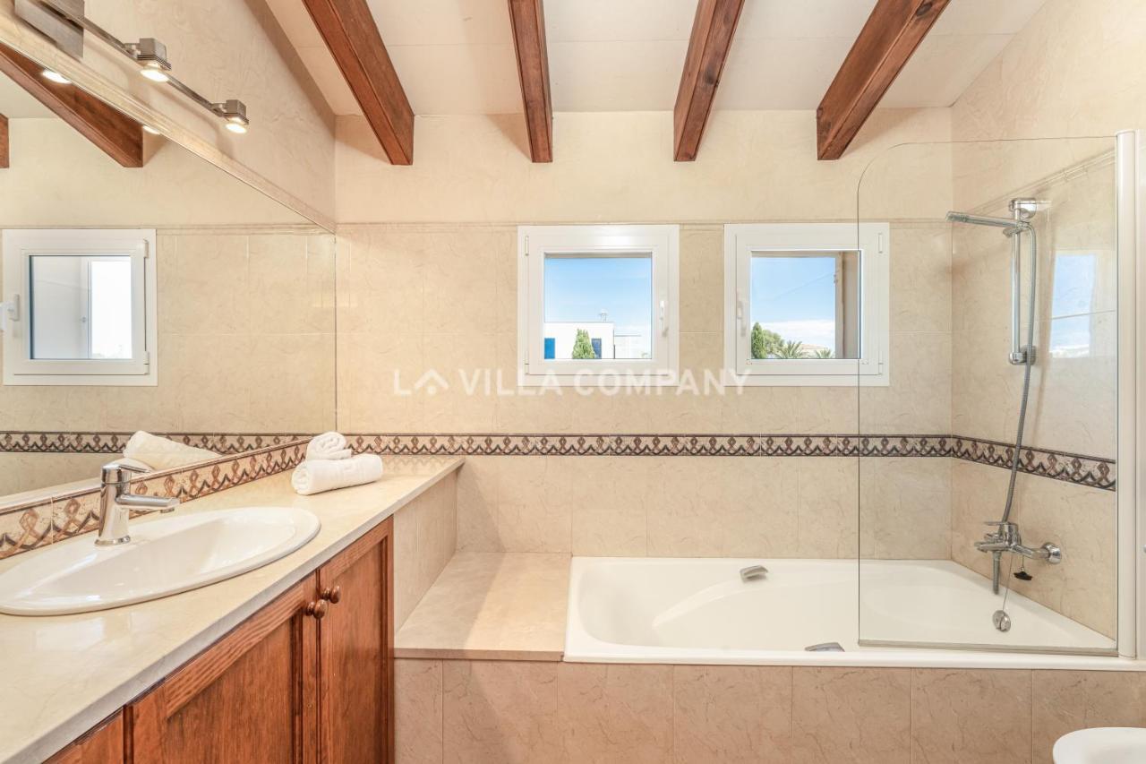 Villa Mala Bay 마혼 외부 사진